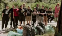 (FOTO) Masovna akcija či&scaron;ćenja obale Risanskog akvatorijuma okupila vi&scaron;e od 120 volontera