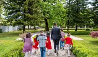(FOTO) Milatović ugostio korisnike Dječjeg doma &bdquo;Mladost&ldquo; i osnovce iz Herceg Novog