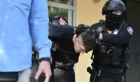 (FOTO/VIDEO) Izuzet veći broj dokaza iz "&scaron;tek" stana u kojem su se krili plaćenici "&scaron;kaljaraca"