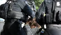 (FOTO/VIDEO) Izuzet veći broj dokaza iz "&scaron;tek" stana u kojem su se krili plaćenici "&scaron;kaljaraca"