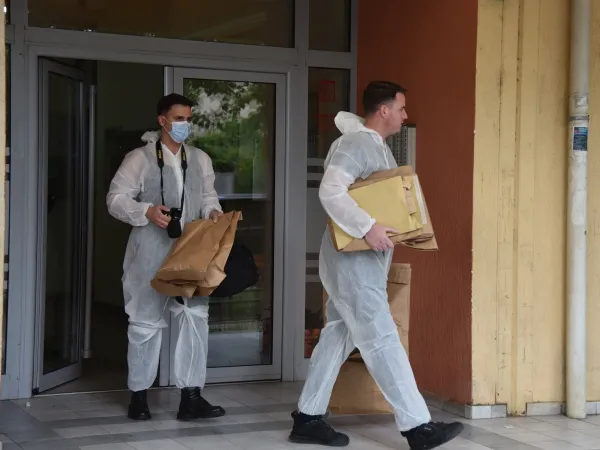 (FOTO/VIDEO) Izuzet veći broj dokaza iz "&scaron;tek" stana u kojem su se krili plaćenici "&scaron;kaljaraca"