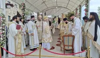 (VIDEO) Hiljade vjernika pod Оstrogom: U molitvenom sabranju proslavljaju praznik Svetog Vasilija Čudotvorca