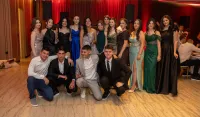 (FOTO) Učenici Gimnazije &bdquo;Petar I Petrović Njego&scaron;&rdquo; iz Danilovgrada proslavili matursko veče