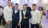 (FOTO) Maturski bal đaka SS&Scaron; "Ivan Uskoković"
