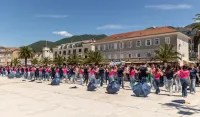 (FOTO) Tivatski maturanti plesom u buduće uspjehe
