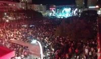 (VIDEO) Spektakularan koncert Rikija Martina na Trgu nezavisnosti: Latino ritam "zapalio" Podgoricu