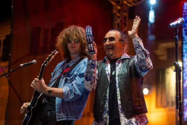 (FOTO) U Kotoru proslavljen Dan nezavisnosti uz Bokeljski simfonijski orkestar i Željka Bebeka