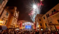 (FOTO) U Kotoru proslavljen Dan nezavisnosti uz Bokeljski simfonijski orkestar i Željka Bebeka