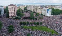 (VIDEO/FOTO) Protest studenata u Beogradu: Direktor policije saop&scaron;tio da je na skupu 34.000 ljudi, Arhiv javnih skupova tvrdi da ih je vi&scaron;e od 100.000