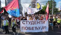 (VIDEO/FOTO) Protest studenata u Beogradu: Direktor policije saop&scaron;tio da je na skupu 34.000 ljudi, Arhiv javnih skupova tvrdi da ih je vi&scaron;e od 100.000