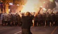 (VIDEO/FOTO) Protest studenata u Beogradu: Direktor policije saop&scaron;tio da je na skupu 34.000 ljudi, Arhiv javnih skupova tvrdi da ih je vi&scaron;e od 100.000
