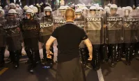 (VIDEO/FOTO) Protest studenata u Beogradu: Direktor policije saop&scaron;tio da je na skupu 34.000 ljudi, Arhiv javnih skupova tvrdi da ih je vi&scaron;e od 100.000