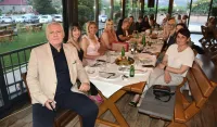 (FOTO) Polumatursko i matursko veče učenika Resursnog centra "1. jun"