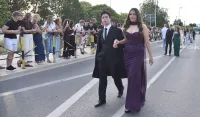 (FOTO) Maturski defile učenika Srednje mje&scaron;ovite &scaron;kole "25. maj"