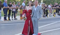 (FOTO) Maturski defile učenika Srednje mje&scaron;ovite &scaron;kole "25. maj"