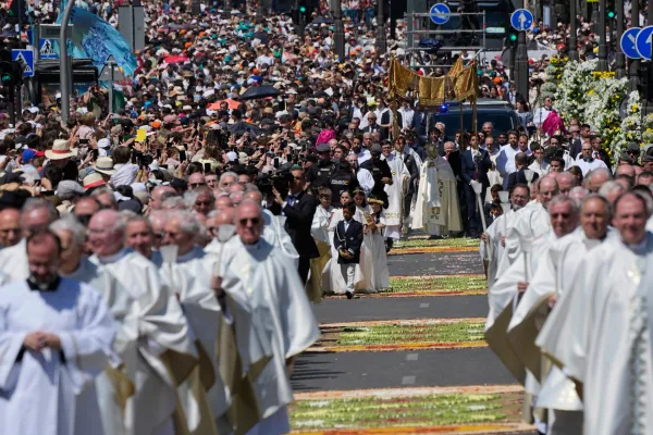 Papa pred vi&scaron;e od milion vjernika u Madridu: Bog je uz siroma&scaron;ne i napu&scaron;tene u dru&scaron;tvu