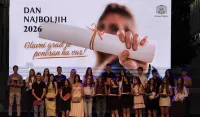 (FOTO/VIDEO) "Dan najboljih" na Trgu nezavisnosti: Grad nagradio najbolje polumaturante