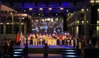 (FOTO/VIDEO) "Dan najboljih" na Trgu nezavisnosti: Grad nagradio najbolje polumaturante