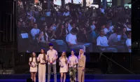 (FOTO/VIDEO) "Dan najboljih" na Trgu nezavisnosti: Grad nagradio najbolje polumaturante