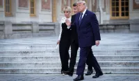 (FOTO) Makron ugostio Trampa u Versaju uz francuske specijalitete