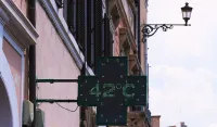(FOTO) Vlada Francuske zabranila alkoholna pića i otkazala manifestacije zbog vrućine