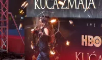 Vatra, more i zmajevi: MTEL i HBO Max premijerno prikazali &bdquo;Kuću Zmaja&ldquo; pod zvijezdama na Lu&scaron;tici