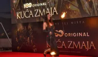 Vatra, more i zmajevi: MTEL i HBO Max premijerno prikazali &bdquo;Kuću Zmaja&ldquo; pod zvijezdama na Lu&scaron;tici