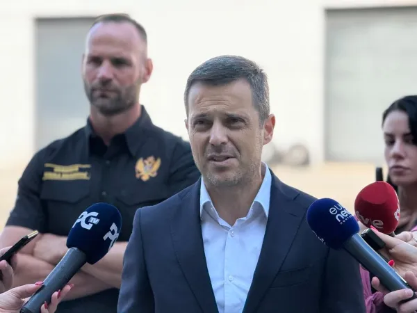 (VIDEO) Mujović najavio inicijativu ka Skup&scaron;tini: Vatrogascima parcela za gradnju stanova