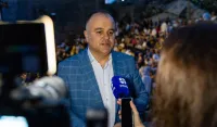 Spektakularno veče u Herceg Novom: Brajan Adams prvi put na otvorenoj sceni na Kanli kuli