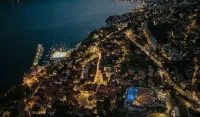 Spektakularno veče u Herceg Novom: Brajan Adams prvi put na otvorenoj sceni na Kanli kuli