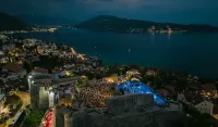Spektakularno veče u Herceg Novom: Brajan Adams prvi put na otvorenoj sceni na Kanli kuli