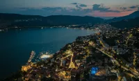 Spektakularno veče u Herceg Novom: Brajan Adams prvi put na otvorenoj sceni na Kanli kuli