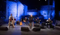 (FOTO) &Scaron;erbedžija i Zapadni kolodvor &ndash; budvansko veče za pamćenje