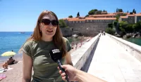 (FOTO) Posjete Svetom Stefanu dva puta dnevno, pristup mostu slobodan za sve posjetioce