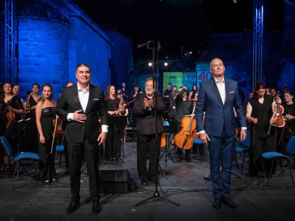 Nikčević, Bulatović Bokeljski simfonijski orkestar Mladen Tarbuk premijera Europe Symphony i Oro Grad teatar