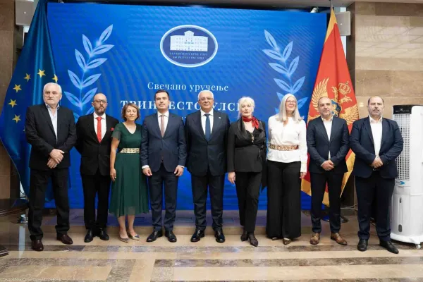 (FOTO) Mandić uručio Trinaestojulske nagrade