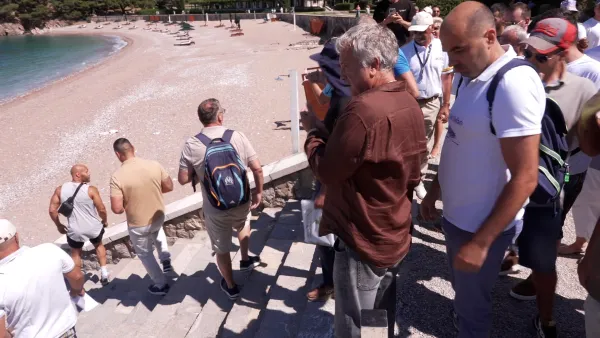 (VIDEO/FOTO) Grupa mje&scaron;tana Budve i političkih funkcionera blokirala grad hotel Sveti Stefan