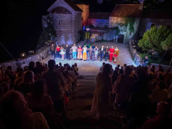 Ovacijama ispraćena premijera predstave "Kjara Zorzi"