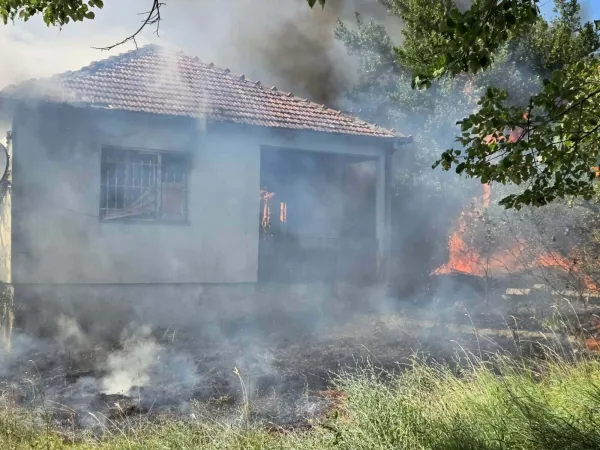U požarima izgoreli kuća i pomoćni objekat