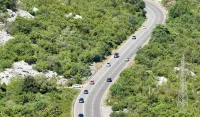 (VIDEO) Policija dronovima nadzire saobraćaj &scaron;irom Crne Gore: Pojačane kontrole tokom turističke sezone