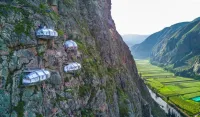 (FOTO) Najneobičniji hotel na svijetu: Kapsule vise 400 metara iznad peruanskih planina