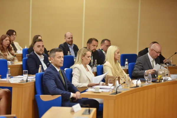 Skup&scaron;tina Glavnog grada: Zavr&scaron;ena rasprava o izvje&scaron;taju o radu gradonačelnika, glasanje sjutra