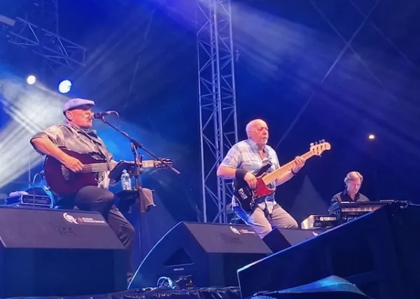 (FOTO/VIDEO) Počeo 15. Lejk fest: Oxajo, Galija, Bajaga, Kerber i Dino Dvornik Tribute talasaju Krupac