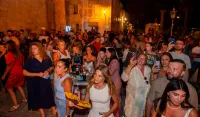 Prvo Pera&scaron;ko veče privuklo značajan broj posjetilaca, Danijel Alibabić napravio atmosferu za pamćenje