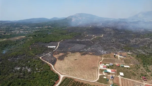 (FOTO) Aktivni požari na Briskoj gori i u Klezni, vatra prijeti svetinjama i domovima