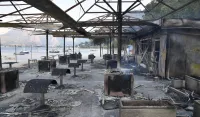 (FOTO) Ogromna &scaron;teta od požara kod Omi&scaron;a: Izgorjelo 28 kuća, 45 plovila, 106 vozila