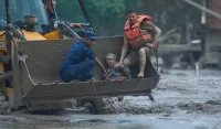 (FOTO/VIDEO) Novi bilans u Nepalu 160 poginulih, 600 se vodi kao nestallo, među njima 77 hodočasnika; Poznat uzrok katastrofe