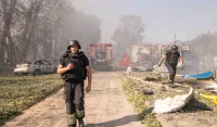 (FOTO) Ukrajinski zvaničnici: Broj poginulih u napadu u blizini Kijeva porastao na 37