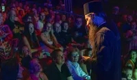 Nikodimos Kabarnos priredio nezaboravan koncert u Budvi: Neposredno, snažno i komunikativno pojanje