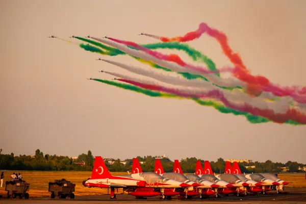(FOTO) Spektakl na nebu: Vi&scaron;e od 150 hiljada posjetilaca na međunarodnom avio-mitingu u Rumuniji